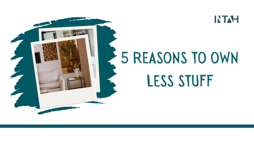 Image of a tidy room - 5 Reasons To Own Less Stuff